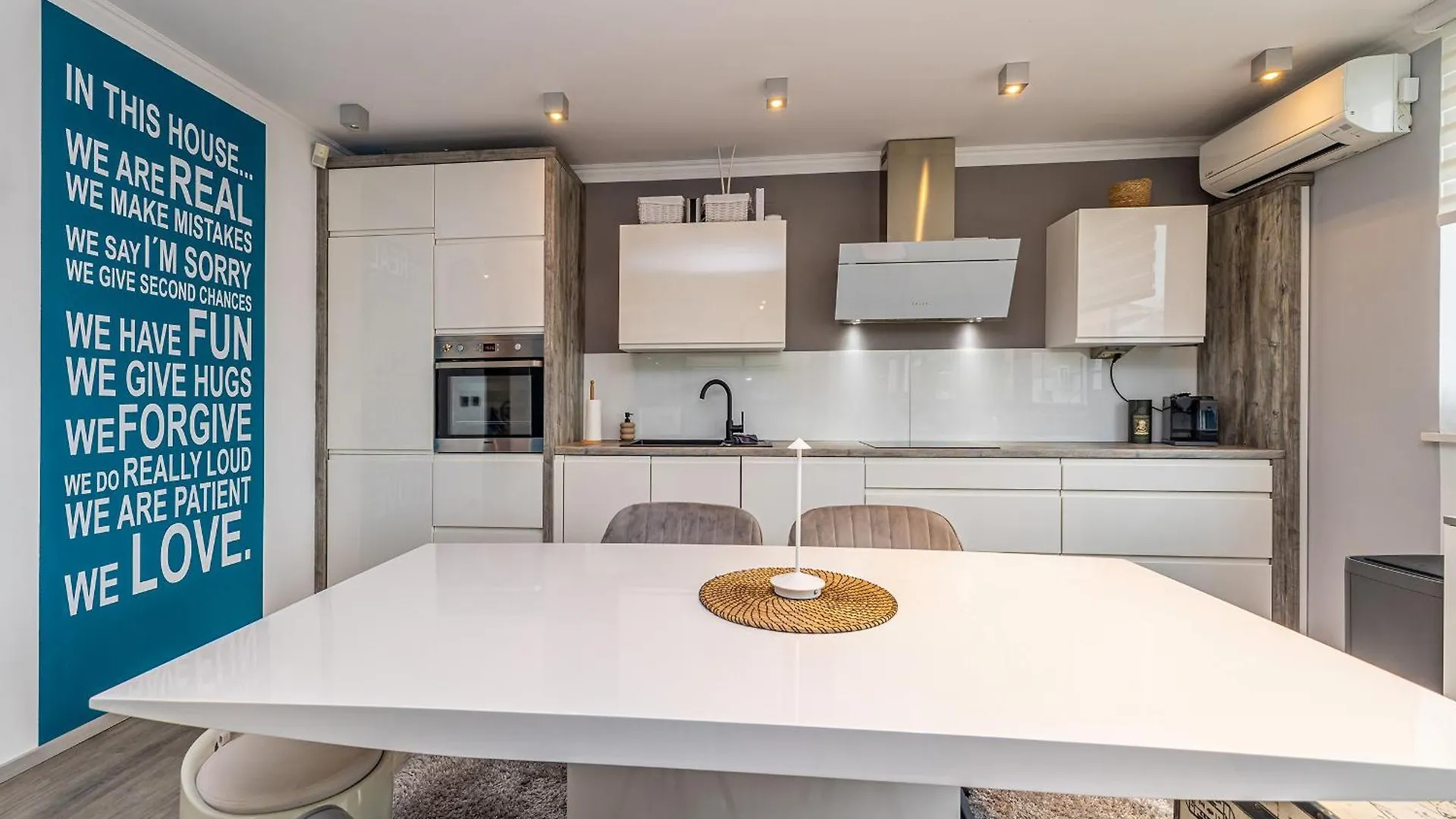 Holiday Apartment Aquavista With Private Pool Malinska